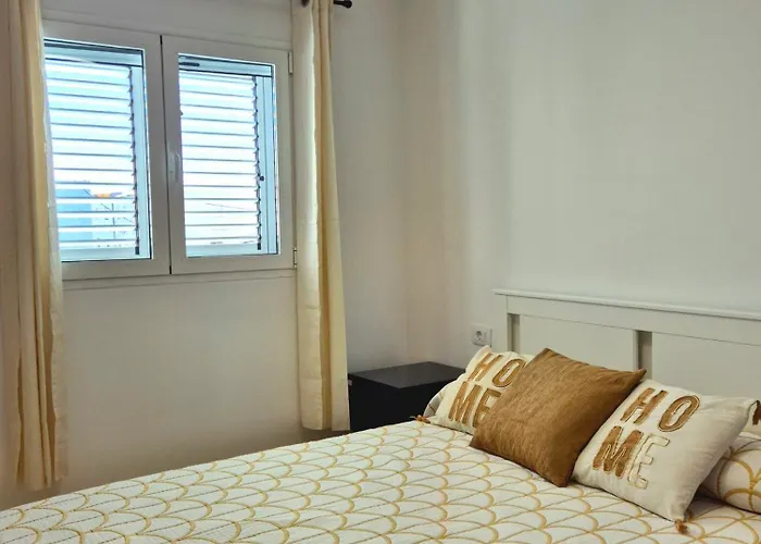 Severo Ochoa Apartments 1C