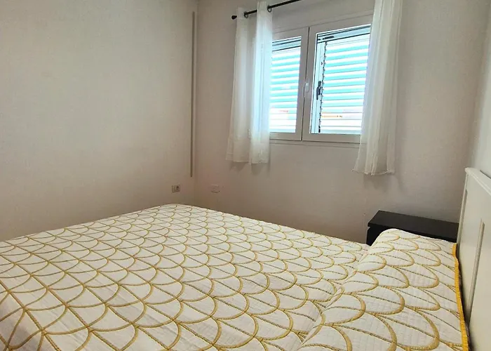 Severo Ochoa Apartments 1C